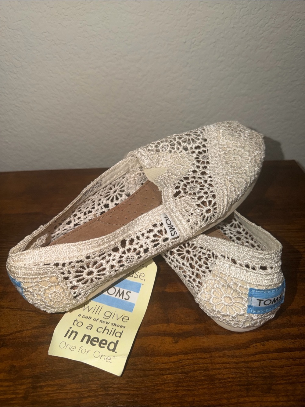 Toms Women's Espadrilles Beige Crochet Slip-Ons
